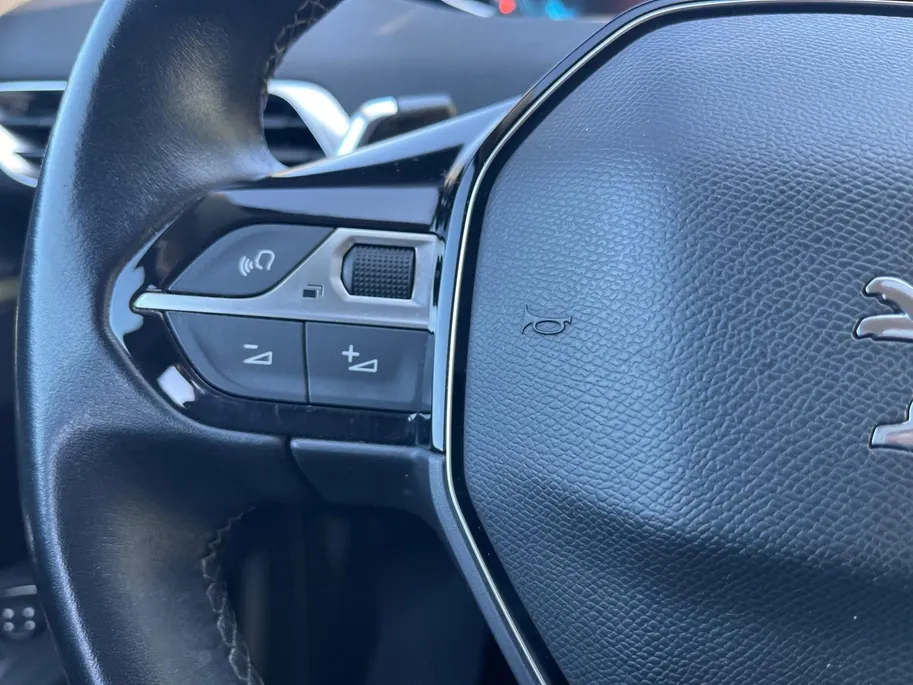 Peugeot 3008 1.6 HYbrid 225 Allure Pack Business | Camera | Apple Carplay en Android Auto | Navigatie | Dodehoek detectie