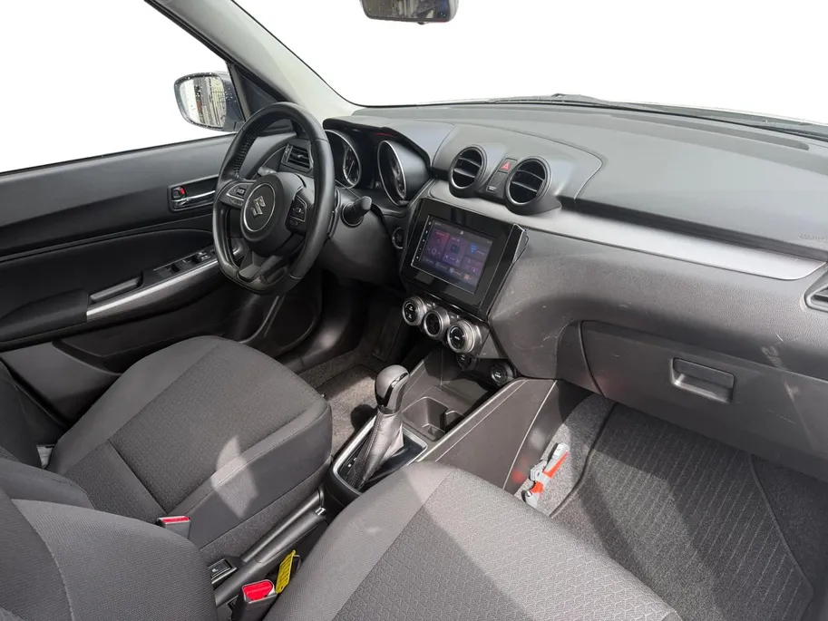 Suzuki Swift 1.2 Style Smart Hybrid | Adapt Cruise Control / Climate Control | Stoelverwarming | Camera | Navigatie |