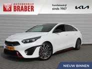 Kia ProCeed 1.6 T-GDI GT | 204PK! | Stuur-/stoelverwarming | Schuifdak | Camera | Stoelgeheugen | LED | Dodehoek detectie | Zeer nette auto | 1e eigenaar |
