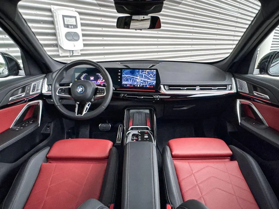 BMW iX1 xDrive30 67 kWh
