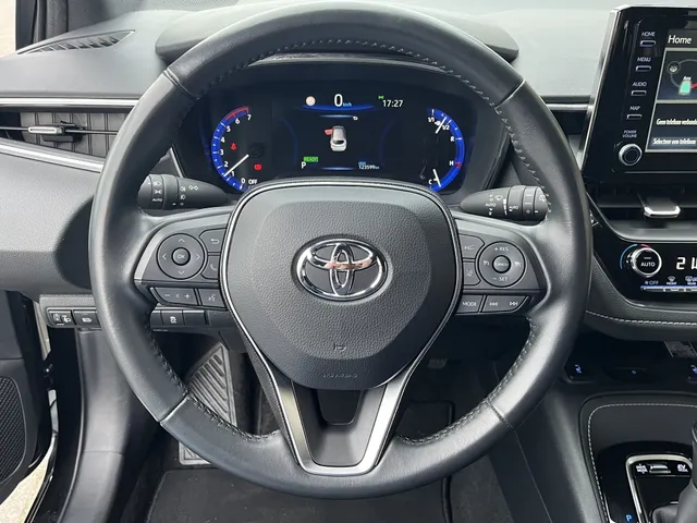 Toyota Corolla Touring Sports 1.8 Hybrid Dynamic | Trekhaak | Nieuwe All Seasons