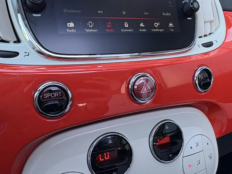 Fiat 500 0.9 TwinAir Turbo Sport | Panoramadak | Virtual Dash | Scherm | Bluetooth | Parkeersensoren | 12 maanden Bovag Garantie |