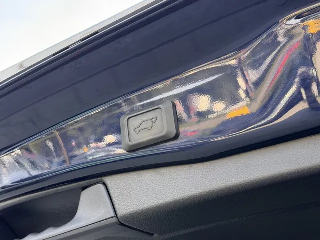 Toyota RAV4 2.5 Hybrid Bi-Tone | Stoel & stuurverwarming | Leder