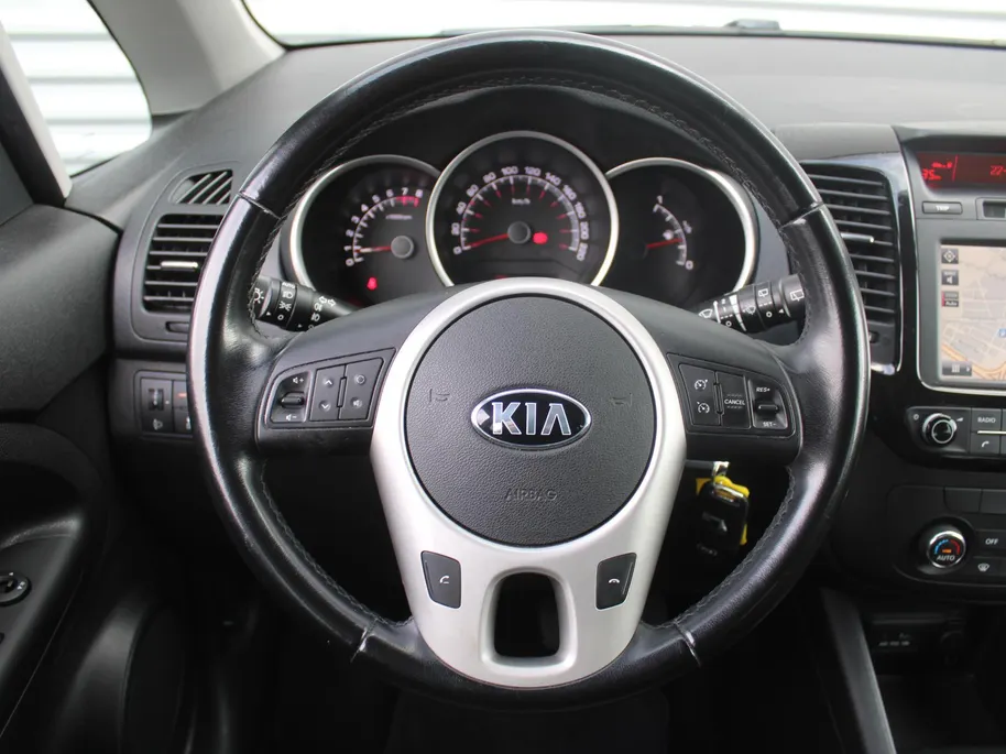 Kia Venga 1.4 CVVT First Edition | 16' LM | Trekhaak | Navi | Airco | Cruise | Camera | PDC | All seasons |