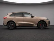 Audi Q5 e-hybrid quattro S edition Competition 367 PK · Tech pro · 20' LM Velgen · Glazen panoramadak · B&O Premium 3D
