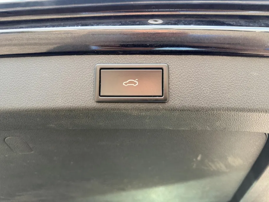 Škoda Octavia Combi 1.5 TSI Greentech Ambition Business | Automaat | Navigatie | Apple carplay & Android auto | Parkeersensoren voor en achter | Achteruitrijcamera | Elektr. achterklep | Afneembare trekhaak | Stoelverwarming voor | Bovag garantie |