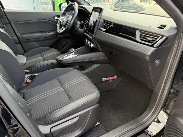 Renault Captur 1.6 E-Tech full hybrid 145 E-Tech engineered | NL Auto | Groot Navi scherm | Dode hoek detectie | LM 18 inch | Trekhaak | Luxe uitvoering