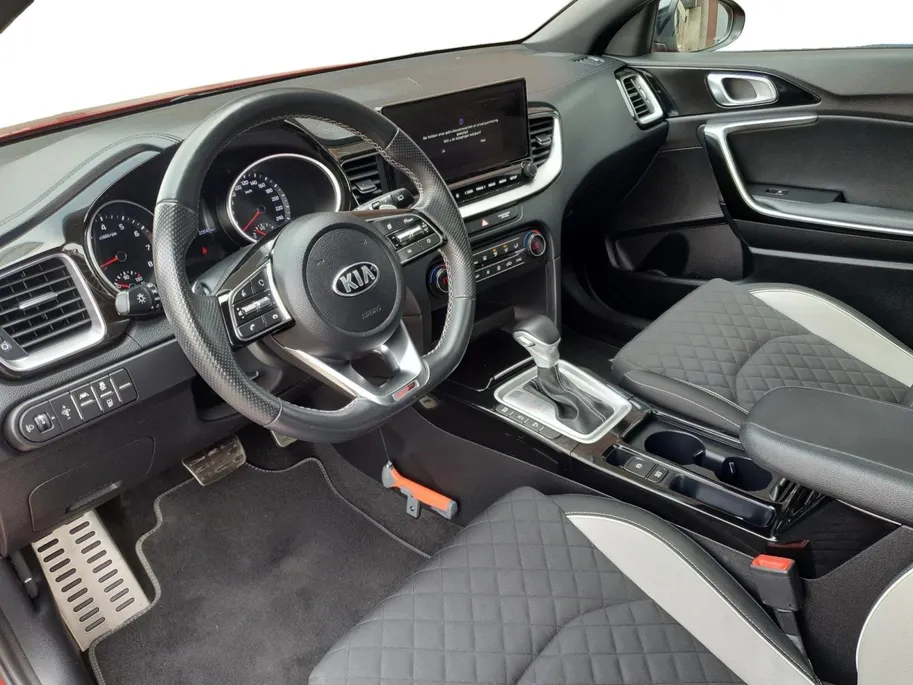 Kia ProCeed 1.5T 160 pk GT-Line Edition | Panorama schuifdak | Navigatie | Camera | Apple Carplay / Android auto | Cruise control | Climate control |