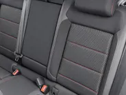 Volkswagen T-Roc 1.5 TSI 150pk Sport Business R · R-line exterieur · Apple/Android Car Play · Camera · Navigatie · Stoelverwarming · P-Sensoren · Alarm · 19'' Inch ·