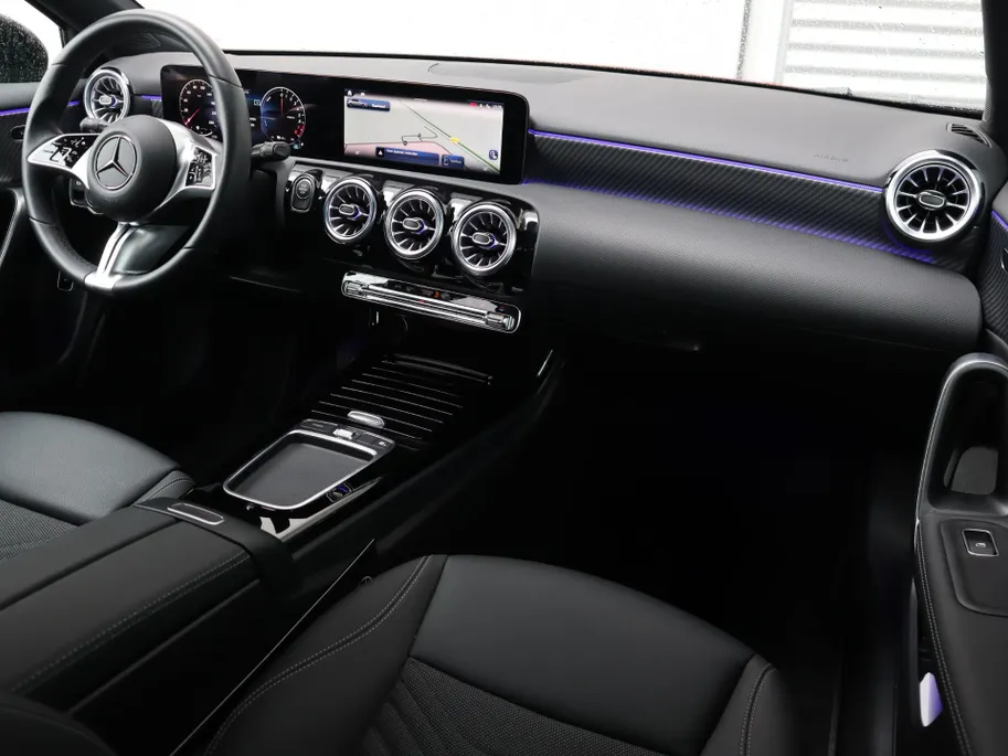 Mercedes-Benz A-Klasse 250 e Star Edition Luxury Line l Trekhaak l Keyless l Stoelverwarming