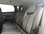 Peugeot e-308 SW Allure EV 54 kWh | 99% SOH | WLTP 410 KM | Fabrieksgarantie! |Dodehoek detectie | Achteruitrijcamera | Led Koplampen | Comfortpack |