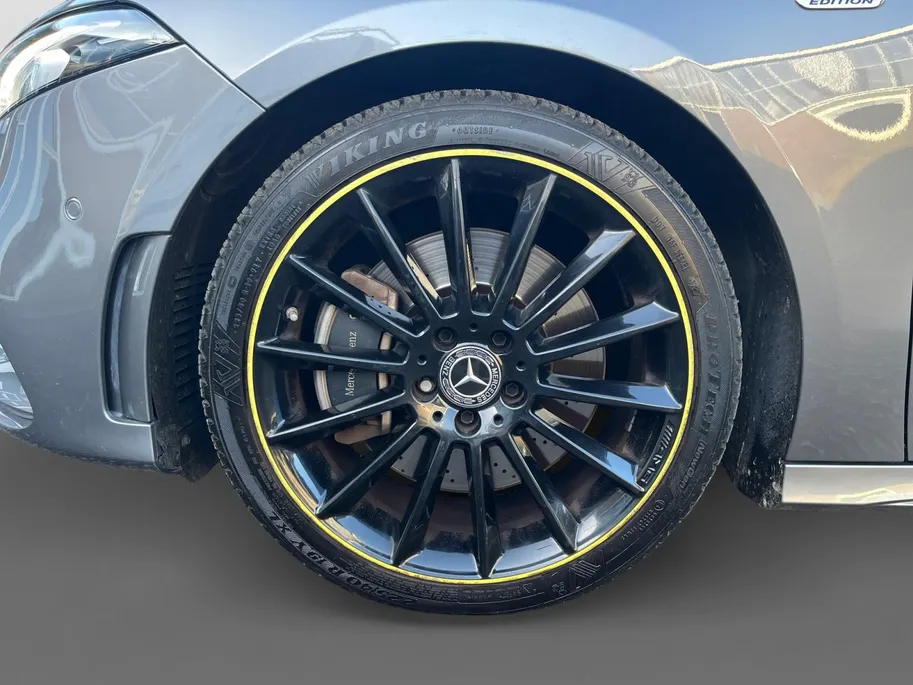 Mercedes-Benz A-Klasse 250 Premium Plus | AMG Pakket | Panoramadak | Achteruitrijcamera | Stoelverwarming | 12 maanden garantie! |