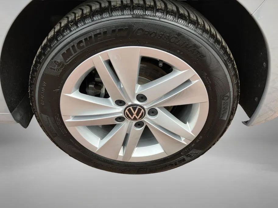 Volkswagen Golf 1.5eTSI/150PK DSG Life Edition · Apple/Android Car Play · Navigatie · Head-Up display · Stoel-& stuurverwarming · Garantie t/m 21-04-2030 of 100000km.