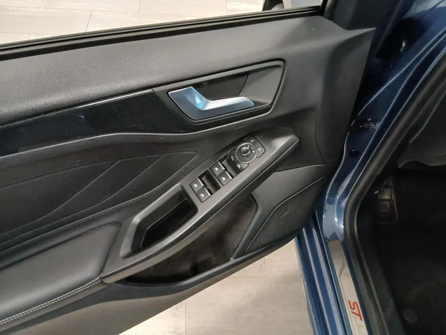 Ford Focus Wagon 1.0 EcoBoost Hybrid ST Line Vignale | Elektrische achterklep | Winter Pack | Driver Assistance Pack | Vol Sensico bekleding | Elektrische trekhaak |
