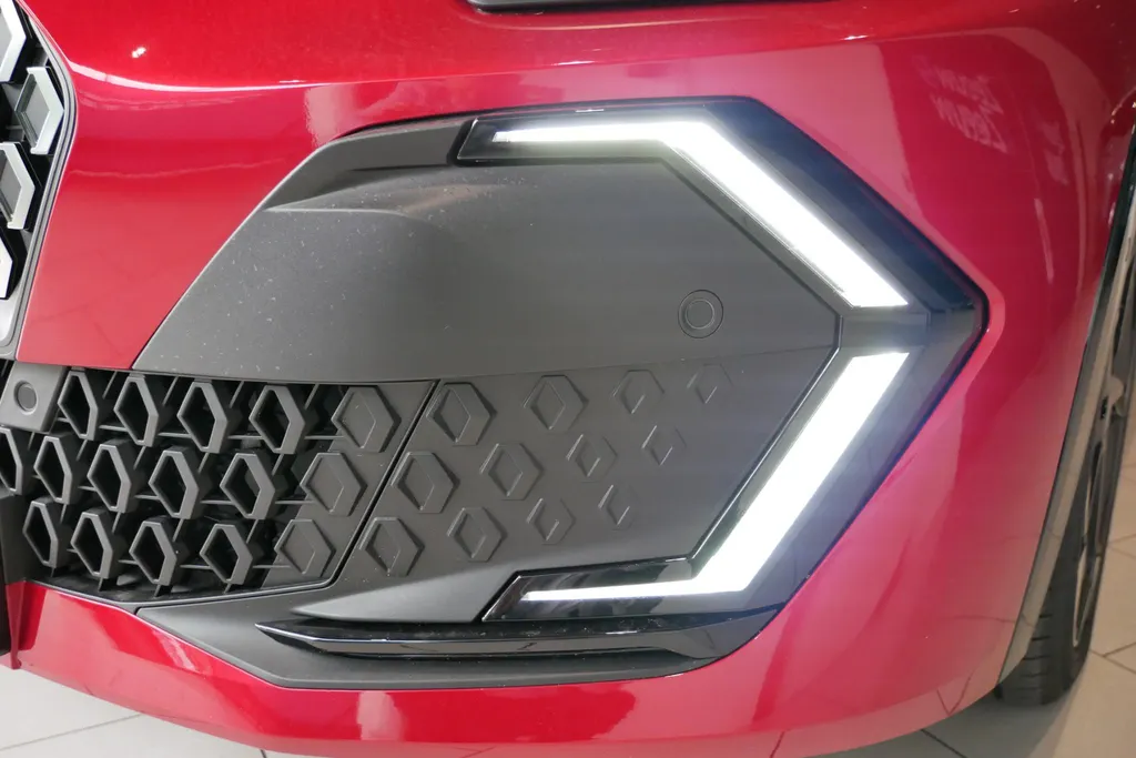 Renault Clio 1.2 TCe 115 techno | Beschikbaar per 26 september 2026| Rijdende demonstratie auto