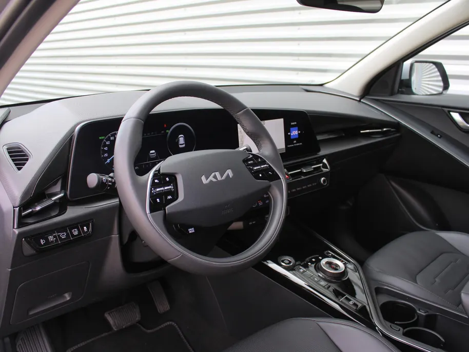Kia Niro 1.6 GDi Hybrid DynamicPlusLine | Schuif-/kanteldak | Stuur-/stoelverwarming | Cruise adapt. | Camera | Clima | 16' LM |