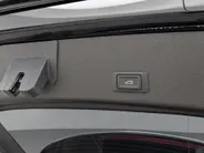 Audi e-tron 55 quattro edition 300kW/408PK 95 kWh · Panoramadak · Trekhaak · Stoelverwarming ·