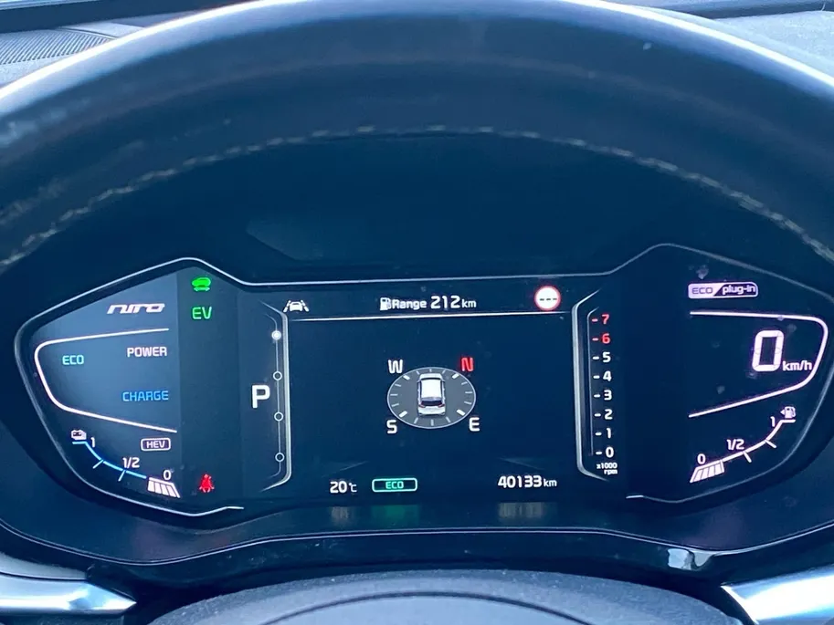 Kia Niro 1.6 GDi PHEV DynamicPlusLine | Climate control | Leder | Stoel,- en stuurverwarming | Keyless | Navigatie | Dodehoek detectie | 16 inch LM-velgen | Parkeercamera |