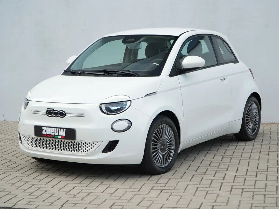 Fiat 500e Icon 42KWH | Carplay | Cruise | Clima | BTW | 16' VERKOCHT