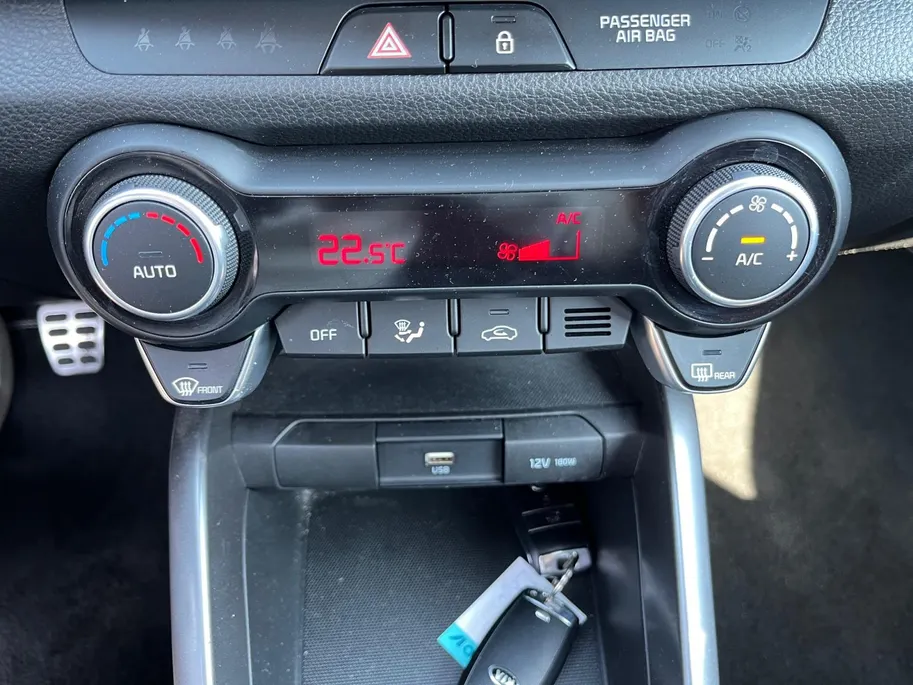 Kia Stonic 1.0 T-GDi MHEV GT-Line | Stuurwiel/Stoel Verwarmd| Apple Carplay/Android Auto| Koplampen adaptief | Cruise control adaptief en stuurhulp|
