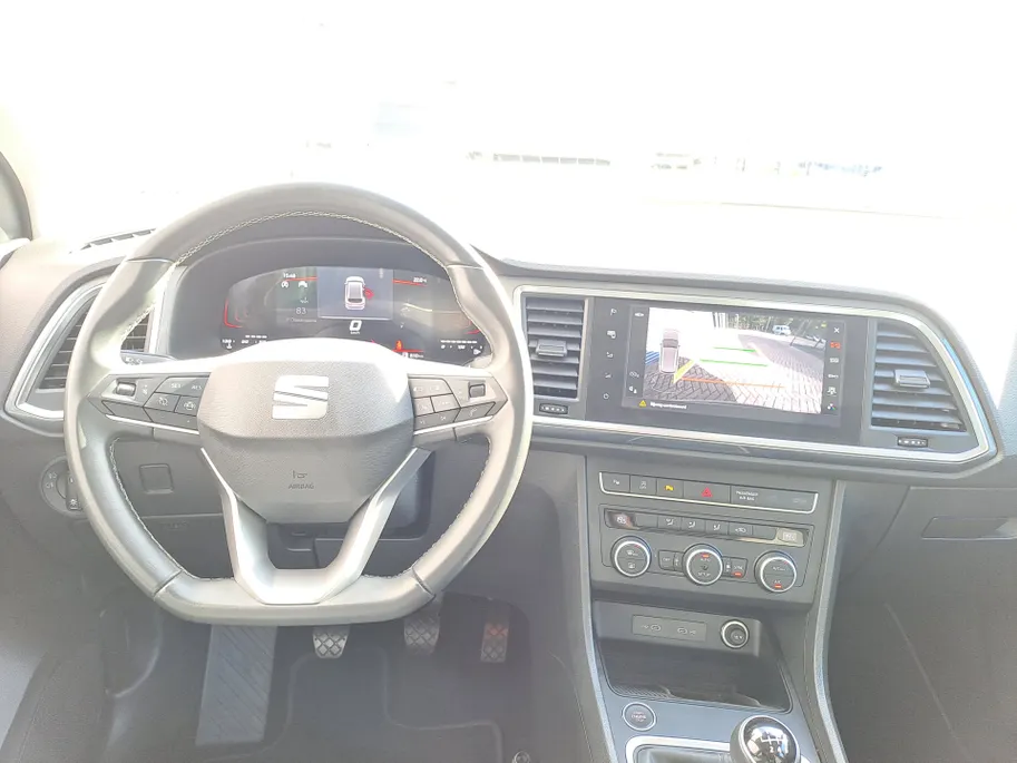 SEAT Ateca 1.5 TSI Style Business Intense | Keyless start | ECC | Navigatie | Camera | Cruise control adaptief | Apple Carplay/Android Auto | 17'' LM