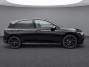 Volkswagen Golf 1.5eTSI/150PK R-Line Business · Navigatie · Apple/Android Car Play · Keyless · Garantie t/m 18-08-2027 of 100000km.
