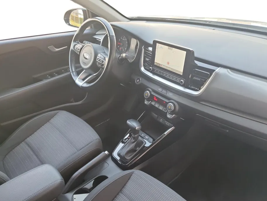 Kia Stonic 1.0T MHEV DynamicPlusLine | Trekhaak | Navigatie | Climate control | Cruise control | Keyless met startknop | Getinte ramen achter | Apple Carplay / Android Auto |