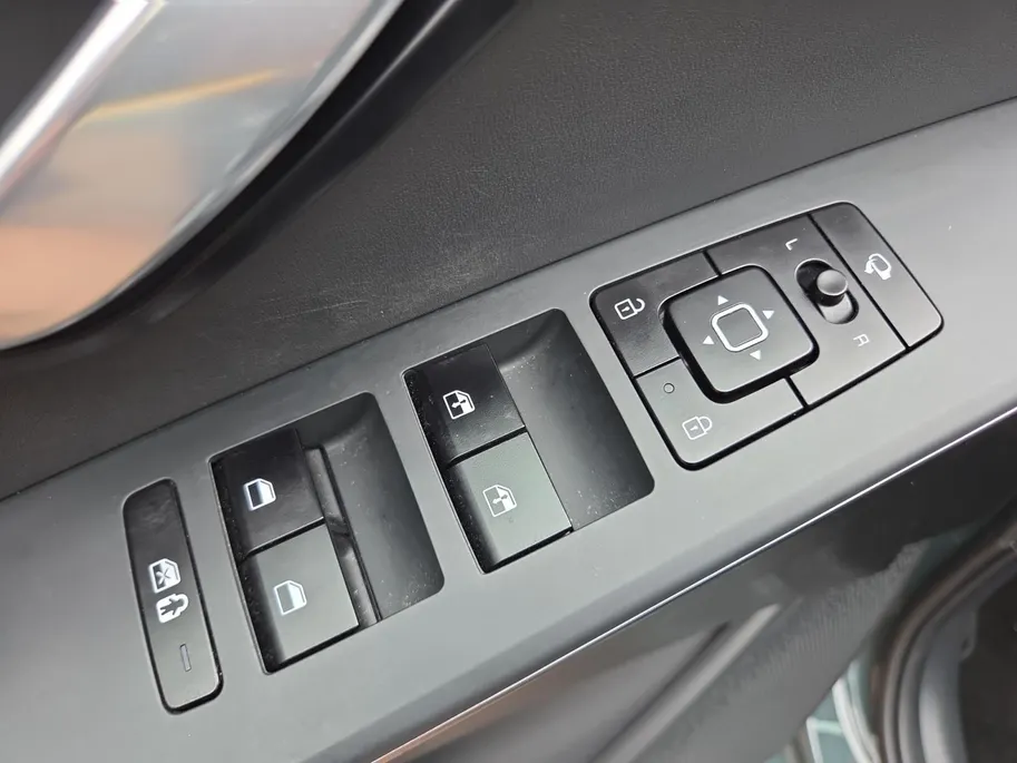 Kia Niro 1.6 GDi Hybrid DynamicPlusLine | Dealer onderhouden | Open dak | Lederen bekleding | Trekhaak | Stoelverwarming | Apple CarPlay & Android Auto | Dodehoek Detectie | Fabrieksgarantie t/m 6-2031 |