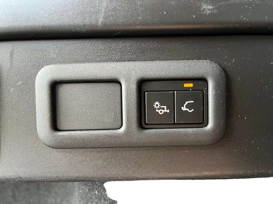 Land Rover Range Rover Velar 2.0 P400e S |Meridian Audiosysteem|Elektrisch bedienbare achterklep| Dodehoek detectie| Trekhaak| 12 maanden Bovag Garantie|