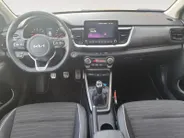 Kia Stonic 1.0T MHEV GT-PlusLine | Schuifdak | Stoel en stuurverwarming | Navigatie | Camera | Climate control | Cruise control | Getinte ramen achter | Parkeersensoren voor en achter |