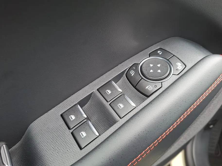 Ford Mustang Mach-E Extended Premium RWD 88 kWh | Afneembare trekhaak | Stoelverwarming | Leer bekleed | 18' Lichtmetaal | Adaptive Cruisecontrol | Dodehoekdetectie | Led verlichting | Climate Control | Nieuw te bestellen |
