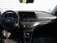 Hyundai i20 1.2 MPI Comfort | BTW Auto | Stuur-/stoelverwarming | Camera | Navi | Apple Carplay | Android Auto | Cruise | 16' LM | All seasons | Airco |