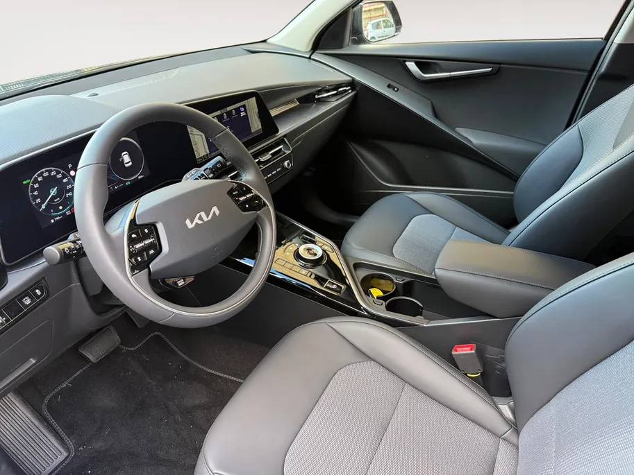 Kia Niro 1.6i Hybrid DynamicLine Metallic lak | Fabrieksgarantie t/m  19-11-2032 + 3x 1 Jaar* | NAP