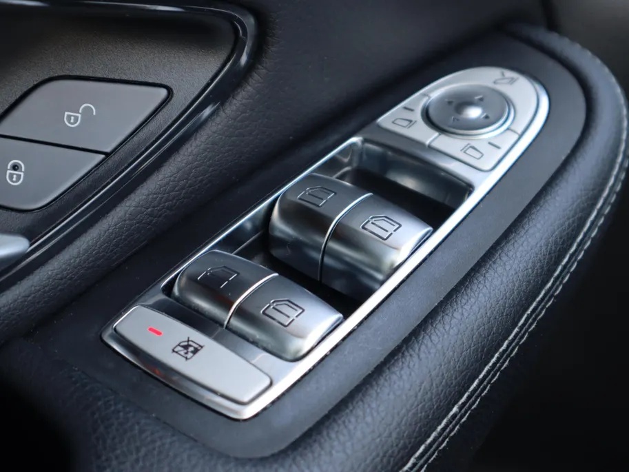 Mercedes-Benz GLC 300e 4MATIC Business Solution AMG l Achteruitrij camera l Cruise controle l Electrische achterklep