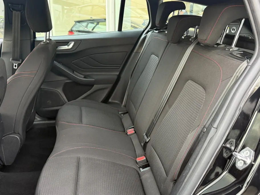 Ford Focus Wagon 1.0 EcoBoost Hybrid ST Line