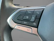 Volkswagen Polo 1.0TSI/95PK R-Line DSG · Navigatie · Apple/Android Car Play · Camera + Parkeersensoren · Clima · Stoelverwarming · Garantie t/m 18-01-2027 of 80000km.