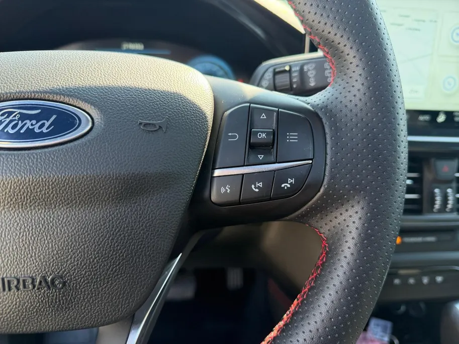Ford Focus Wagon 1.0 EcoBoost Hybrid ST Line X | Automaat | Pano dak | Adapt. cruise control | BLIS | Winter pack | Parkeersensoren voor en achter | Achteruitrijcamera | B&O audio | Draadloos opladen mobiel | Bovag garantie |