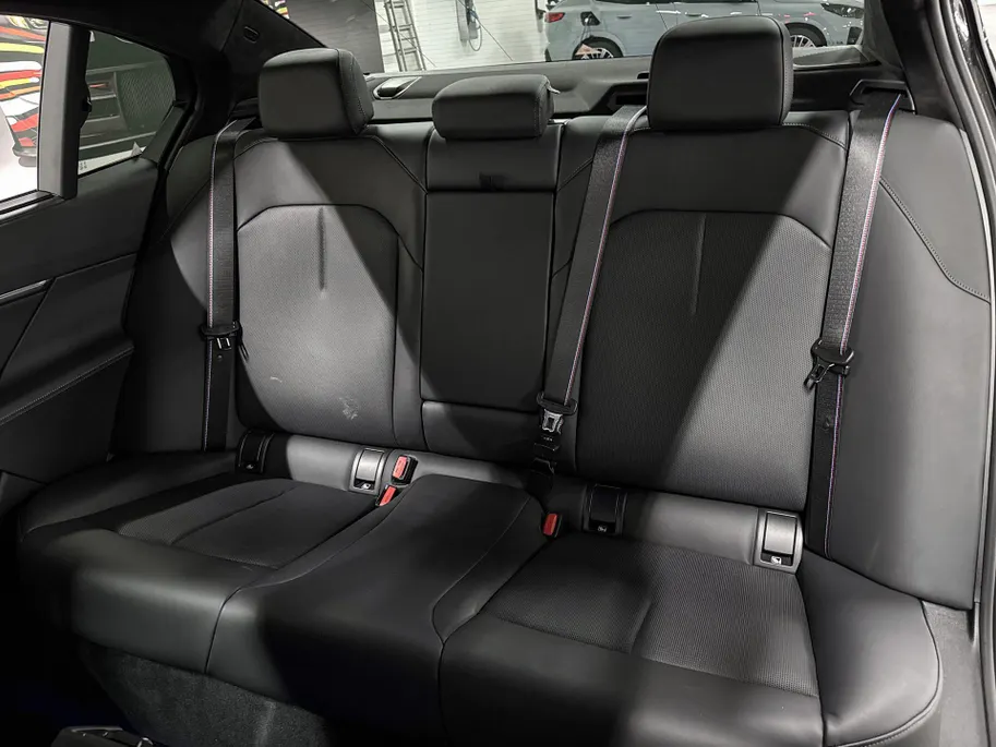 BMW M5 Sedan M5