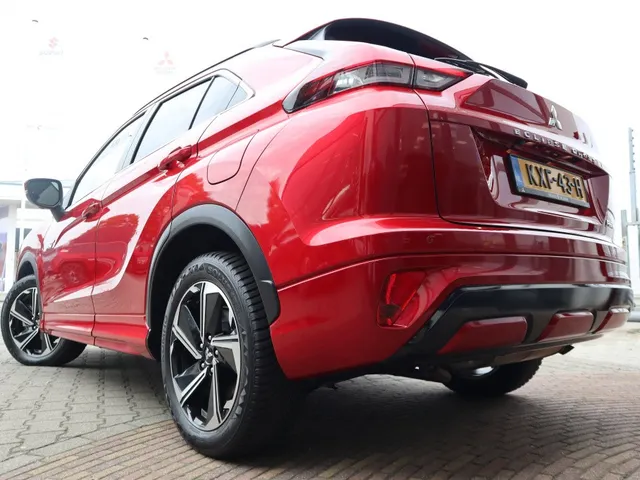 Mitsubishi Eclipse Cross 2.4 PHEV Executive AdaptiveCruise | Apple/AndroidAuto | AllSeasons