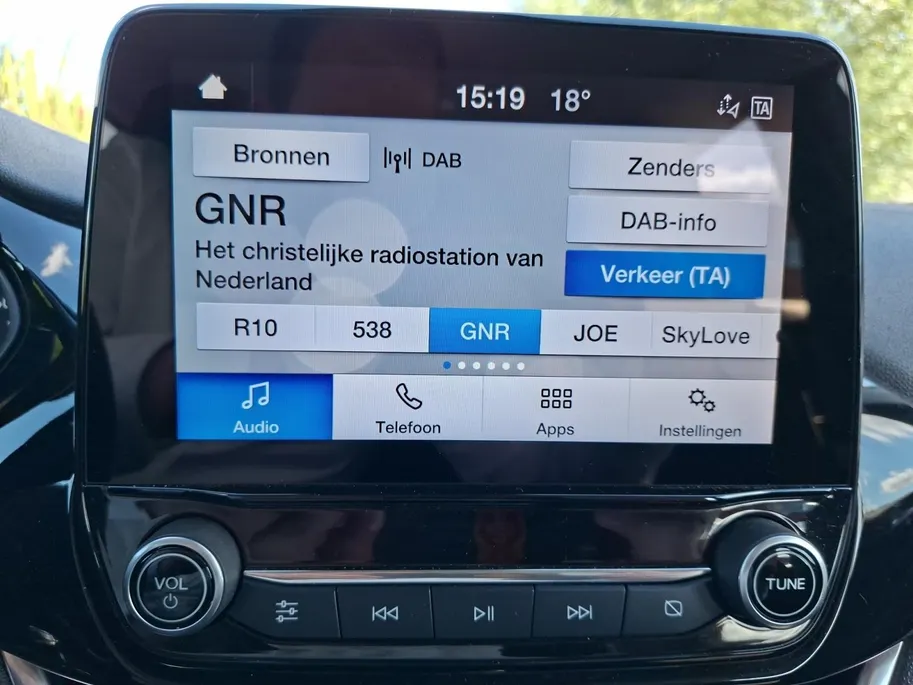 Ford Fiesta 1.0 EcoBoost Hybrid Titanium | Winterpack | Climate Control | Parkeersensoren | 15' Lichtmetaal | DAB+ | Cruisecontrol |