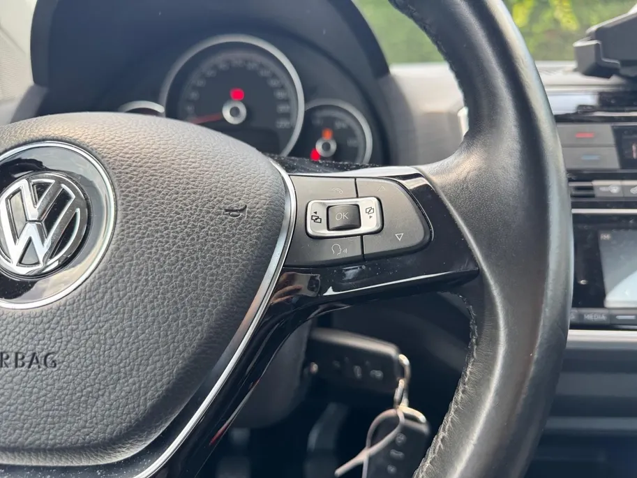 Volkswagen up! 1.0 TSI BMT cross up! | Parkeercamera | Stoel + Stuurverwarming | Climate control | Bluetooth | Lm-velgen