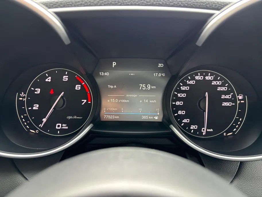 Alfa Romeo Giulia 2.0T B-Tech | 200PK | 19 INCH | AD.CRUISE | CAMERA | STOEL & STUURVERWARMING | CARPLAY |