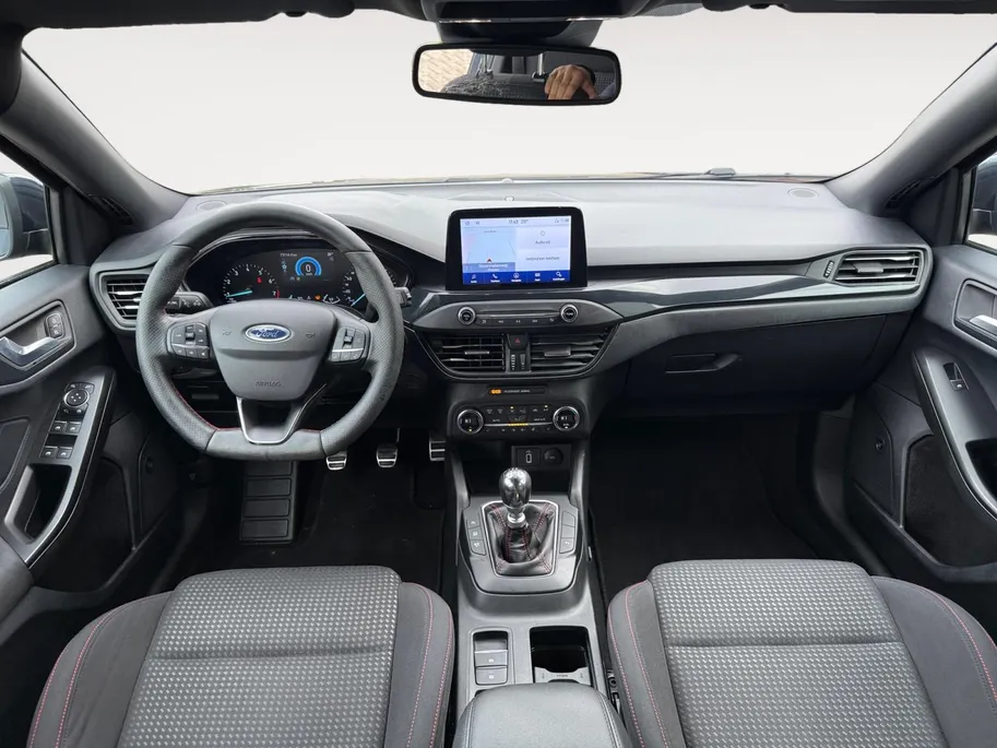 Ford Focus Wagon 1.0 EcoBoost ST Line Business | Trekhaak | Winterpack | B&O Audio | 18' inch velgen | Parkeersensoren | Keyless Entry |