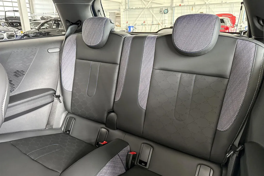 MINI Cooper 3-deurs 1.5 Cooper C Oxford Edition Classic