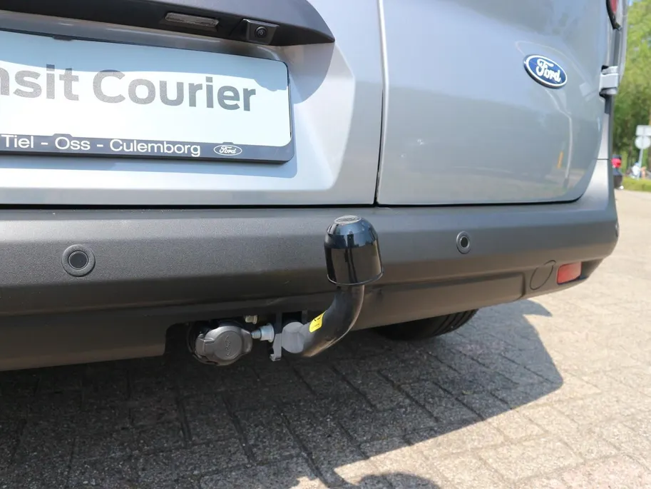 Ford E-Transit Courier Limited 44 kWh | TREKHAAK | NAVI | WINTERPACK |