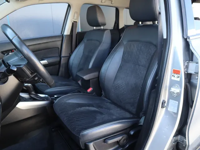 Suzuki Vitara 1.5 Hybrid Style | Carplay | All Seasons | Leder