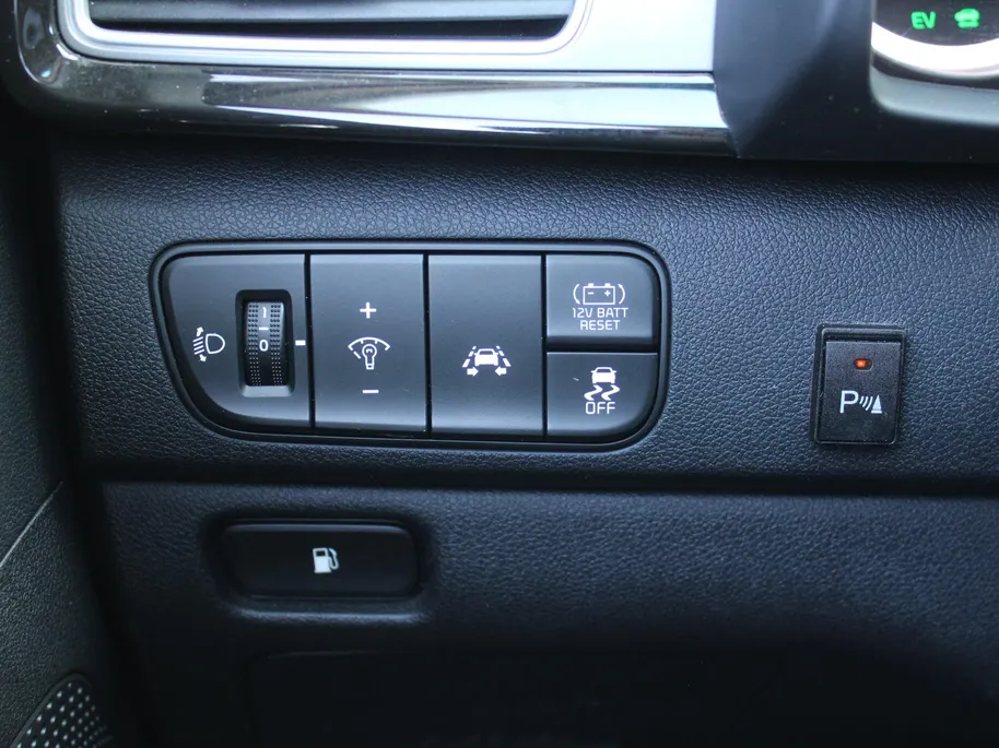 Kia Niro 1.6 GDi Hybrid DynamicPlusLine | Stuur-/stoelverwarming | Camera | Leer | Navi | Clima | Cruise adapt. | Keyless | 16' LM |