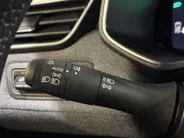 Renault Clio 145PK E-Tech Full Hybrid Techno Automaat | Digital Cockpit | 9,3' Navi | Climate Control | Apple CarPlay/Android Auto | Camera | Cruise Control | Armsteun | Lichtmetalen Velgen Hoogglans Zwart |