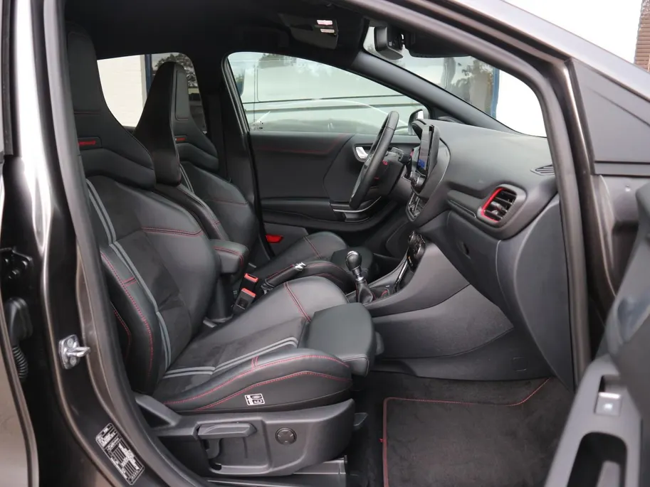 Ford Puma 1.5 EcoBoost ST-X 200pk | Driver Assistance Pack | NAV | Camera | Winter Pack