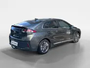 Hyundai IONIQ 1.6 GDi PHEV Premium | 52km elektrisch WLTP | Navigatie | Trekhaak | Climate Control | Apple Carplay & Android Auto | Parkeersensoren rondom | Stoel- en stuurverwarming |